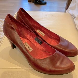 Tsubo vintage red heels
